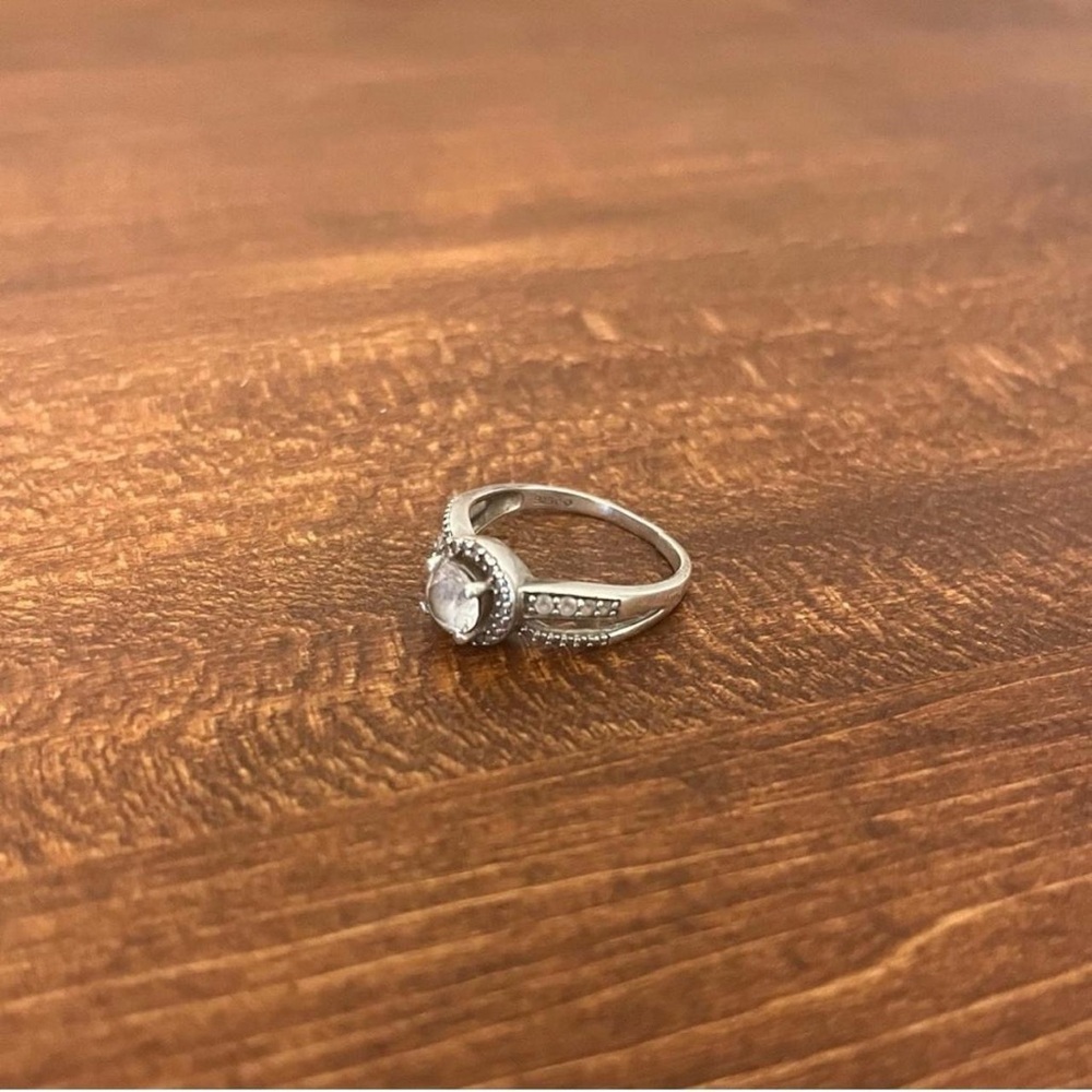 Pandora ring